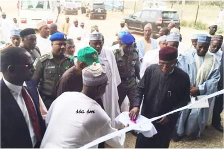 Minister of Agriculture Mr Audu Ogbe flagging-off 2017 wheat harvest in Kano